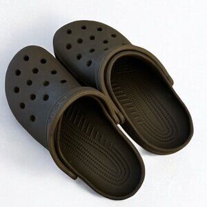 Crocs Classic Clogs Brown Men’s 9 Women’s 11 Comfortable Shoes Walking Work